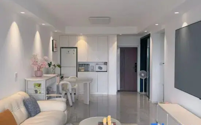 Yazhi Homestay (Cixi Hangzhou Bay Century City)