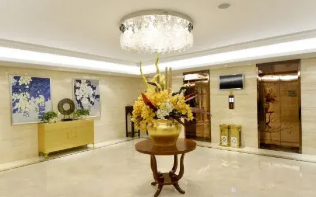 Huanuo Xinjinglun International Hotel