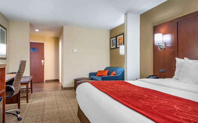 Comfort Suites Savannah Gateway I-95
