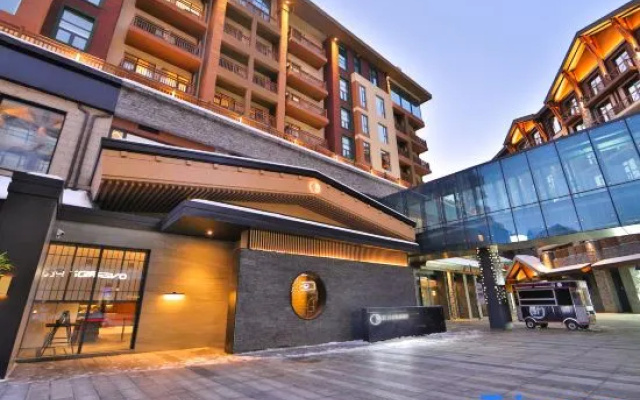 Hyakumangoku Onsen Hotel