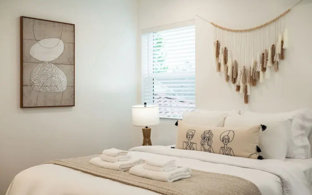 Alhambra new Modern House 30plus Days Welcome