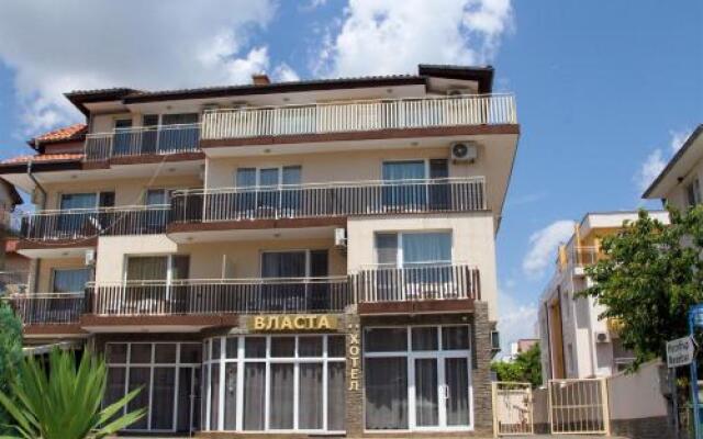 Отель Vlasta Family Hotel Болгария, Равда - отзывы, цены и фото номеров - забронировать отель Vlasta Family Hotel онлайн вид на фасад