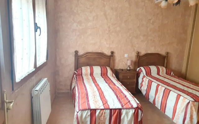 House With 5 Bedrooms in Navaluenga, With Furnished Terrace