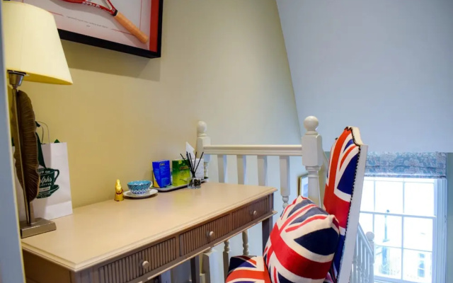 Chelsea 3 Bedroom House With Patio
