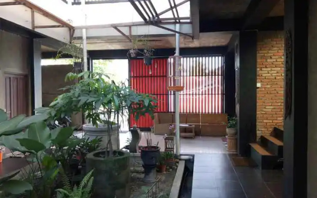 Suja Cikditiro Guesthouse