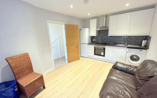 2-bed House - Sleeps 5 & Central Links