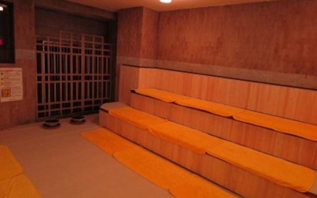 Sauna & Capsule Hotel Hollywood - Caters to Men