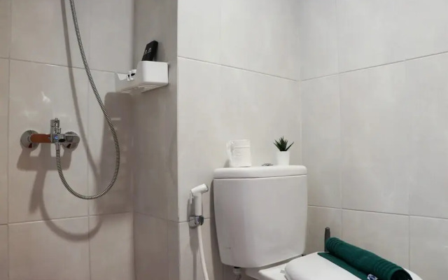 Comfortable And Strategic Studio Apartment Evenciio Margonda