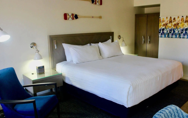 Bay Harbor Hotel