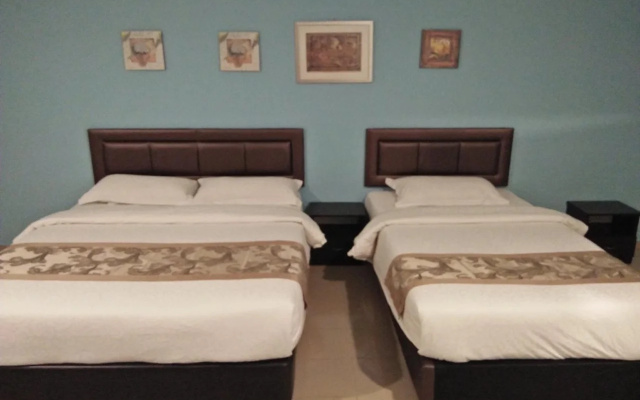 Tiong Hua Hotel