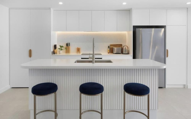 Luxury 2BR Palm Beach Apartment