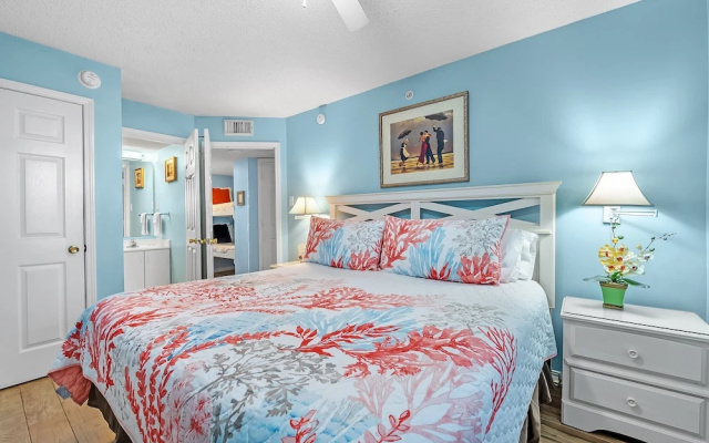 Royal Palms 603