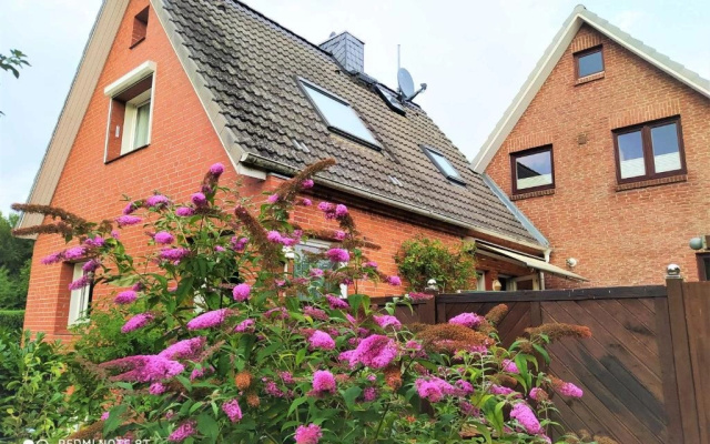 Bahnhofsweg 12