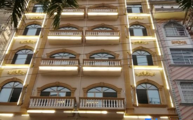 Yihua Youpin Hotel (Dongxing Port Store)