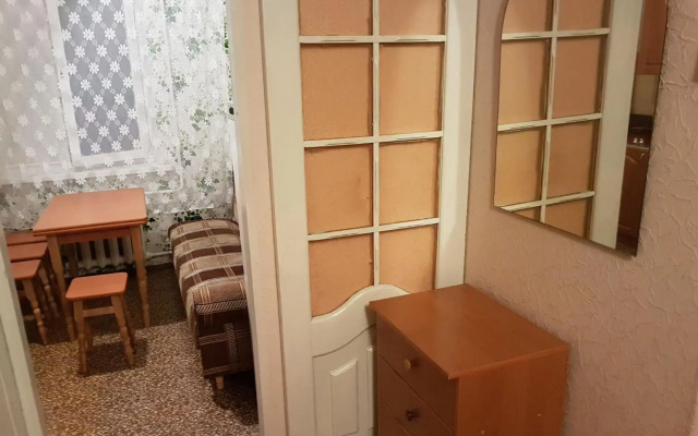 Apartment on Y. Mudroho 44
