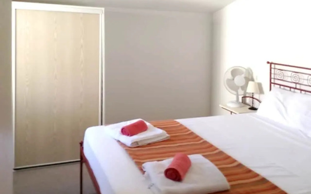 House With 2 Bedrooms in Gallargues-le-montueux, With Wonderful Mounta
