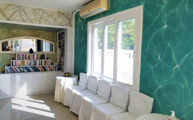 Room-entire Private Suite Unit sea View