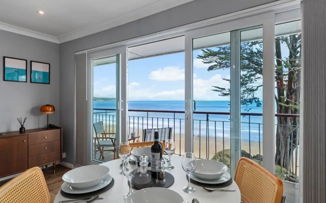 33 Beach Court - Direct Beach Access Sea Views