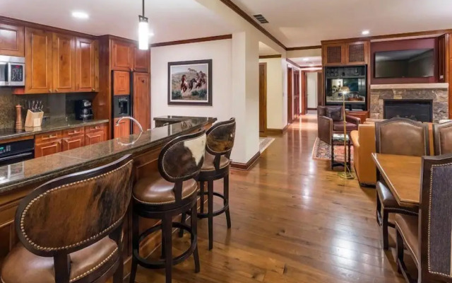 Three Bedroom Residence
