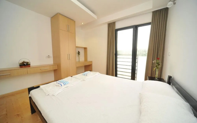 B&B Boatel Charlie