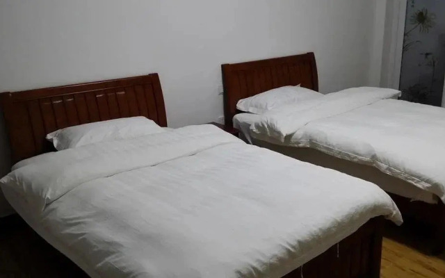 Zhangjiajie Tujia men Theme Inn