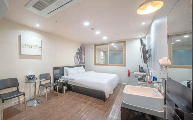 Hassen Sillim K2 Hotel