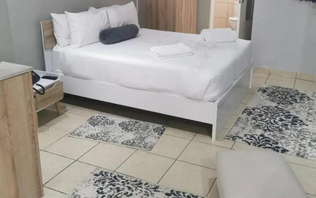 Comfort e Casa Lodge Near OR Tambo Airport