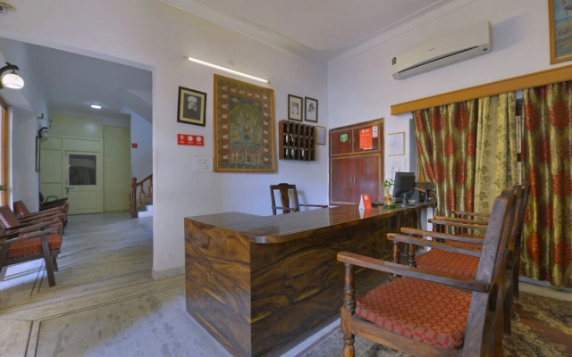 Chandra Prakash Hotel