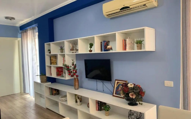 Modern cozy apt w/in 10 min walk from main square