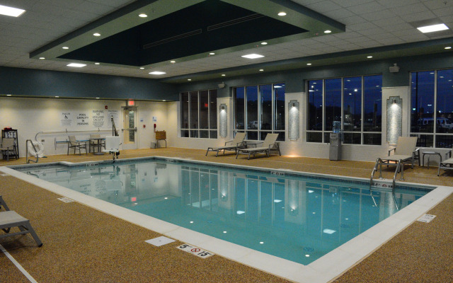 Holiday Inn Express & Suites Lexington Park-California by IHG