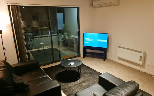 Qure Restaurant and Apartments Canberra Bruce
