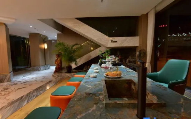 Pu'er Kaibang Hotel (Meizihu Children's Hospital Shop)