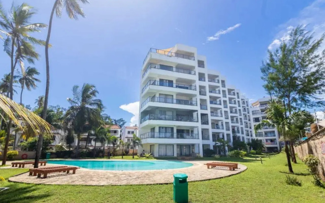 Lux Suites Vee Xanadu Luxury Apartments