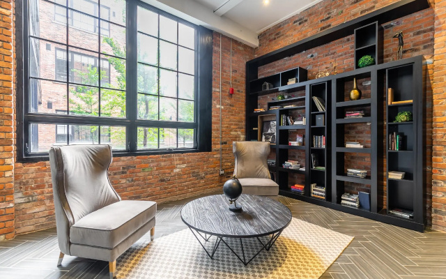 GLOBALSTAY. Dundurn LOFTS. Free parking