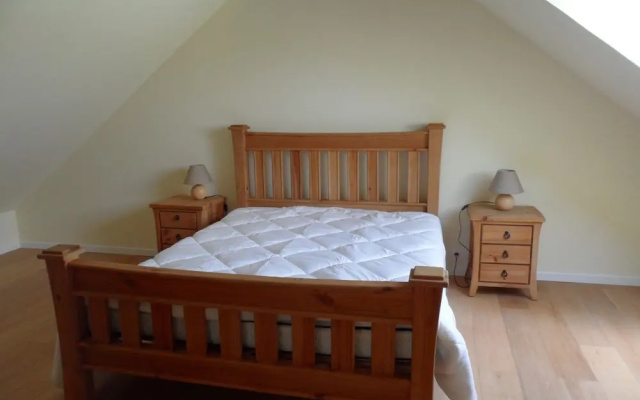 House With 4 Bedrooms in Plogastel-saint-germain, With Enclosed Garden