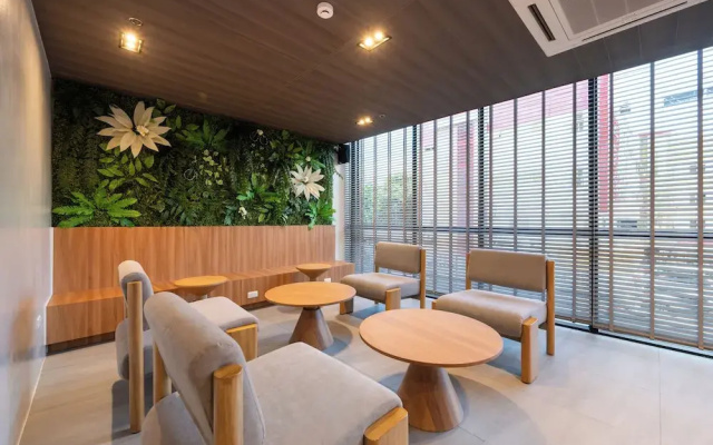 Kokotel Cebu Adira