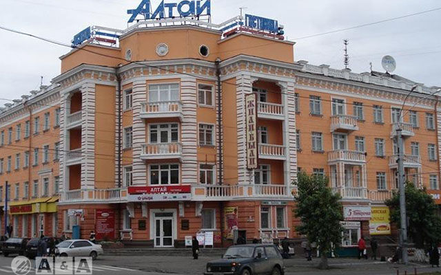 Гостиница Алтай вид на фасад