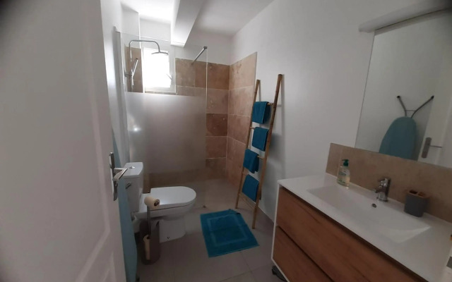 Appartement neuf a 150 metres de la mer wifi
