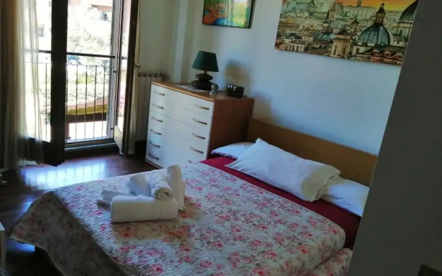 Villa Sleeps 6 With Garden and Gym
