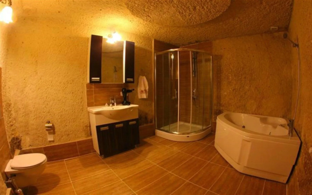Falcon Cave Suites