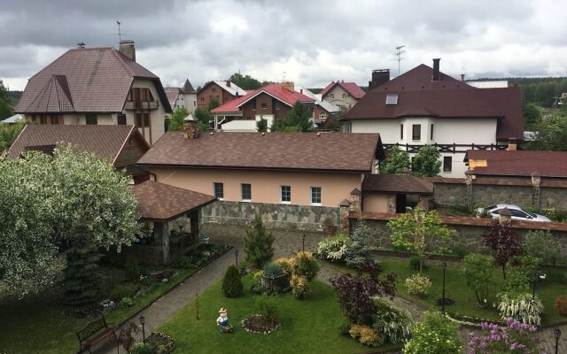 Гостиница Guest House Grand Villa в Екатеринбурге отзывы, цены и фото номеров - забронировать гостиницу Guest House Grand Villa онлайн Екатеринбург вид на фасад