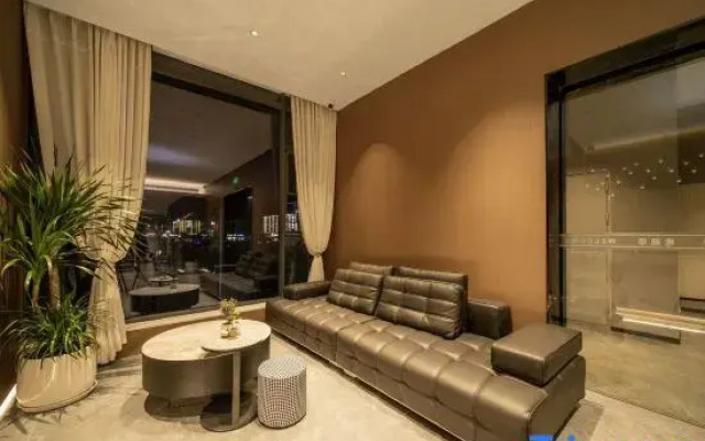 Huayue Hotel
