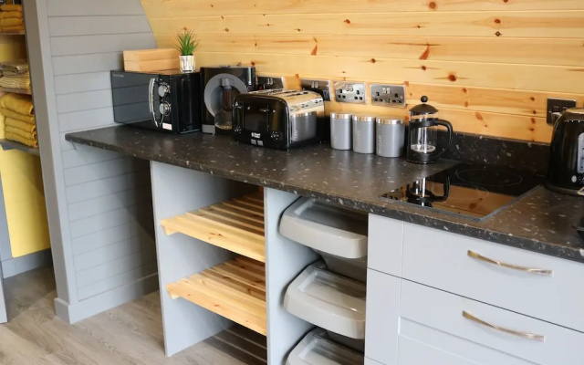 Glampods - 5 Berth Glamping Pod Elgin