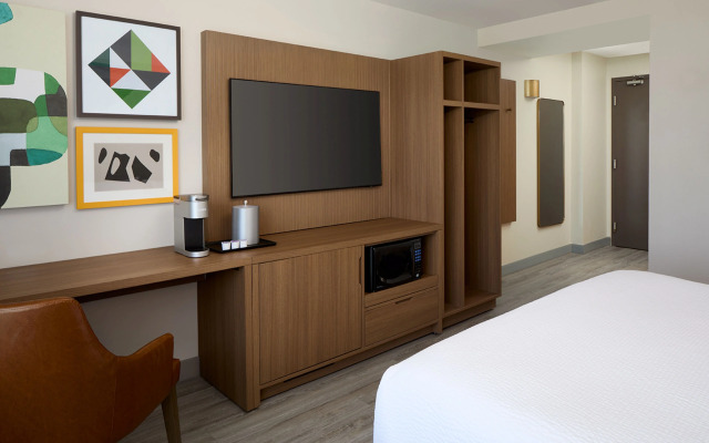 Holiday Inn & Suites Montreal Airport by IHG