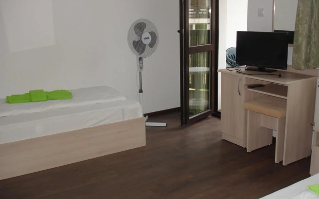 Guest House Aja