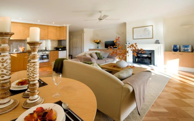 Lakeside Suites