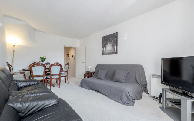 Luxury Apartment in Kensington