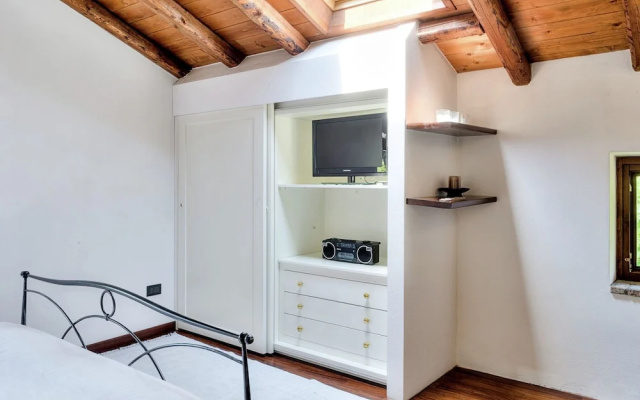 Apartment in Costermano With Garden, Sauna, Swimming Pool