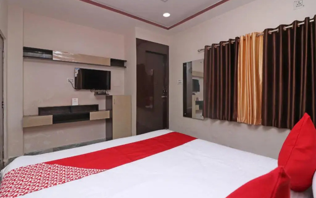 Super Oyo Hotel Dash Living