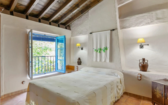 Delightful Mansion in Huétor-Tájar near Sea
